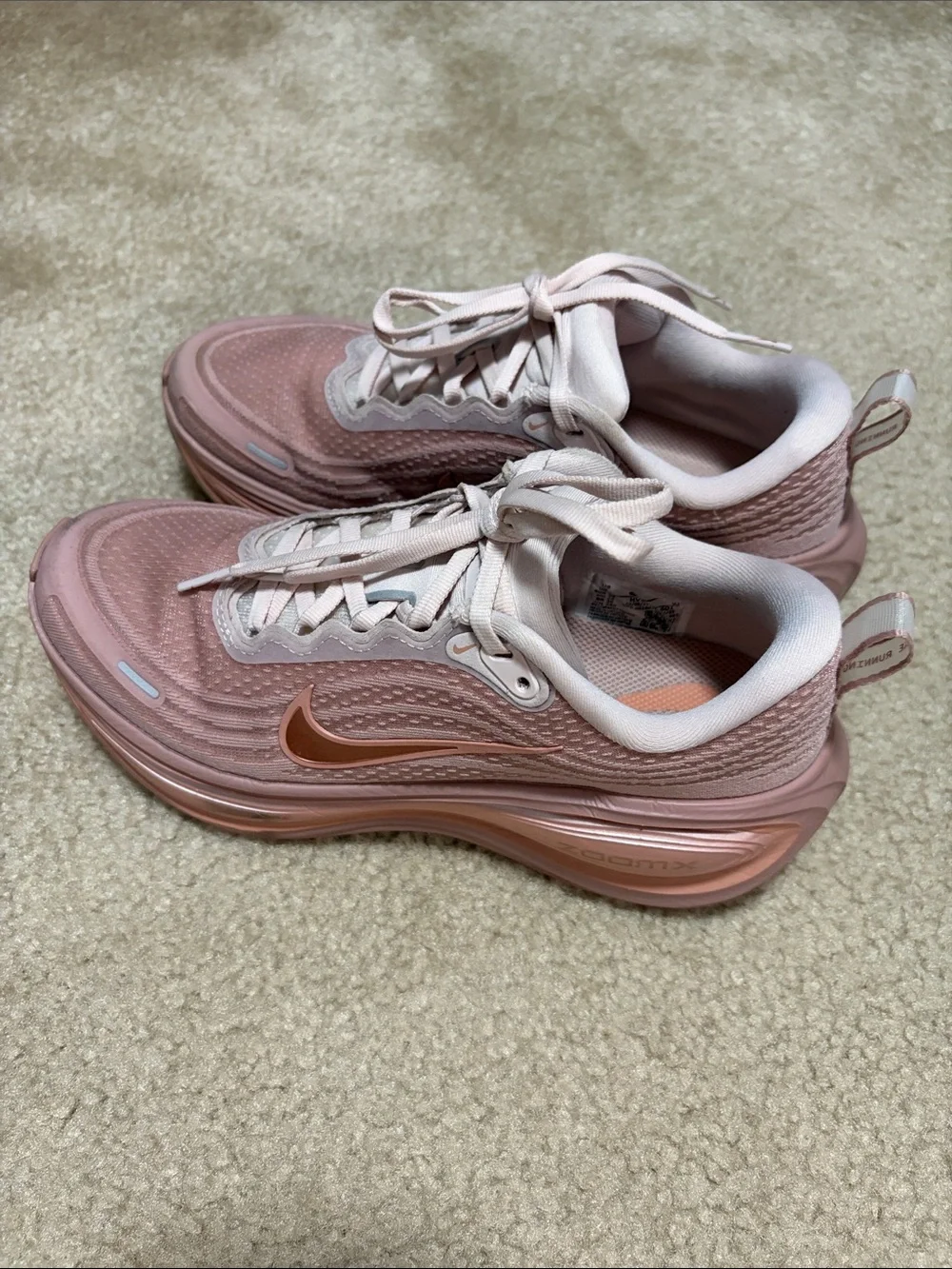 Nike Vomero Plus Particle Pink / Rose Gold - size 7